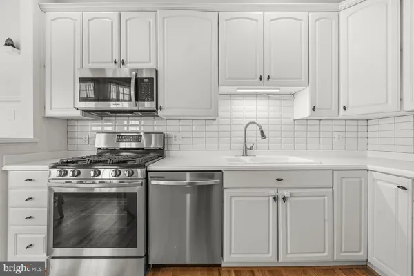 $790,000 | 43003 Golf View Drive, Chantilly, VA 20152