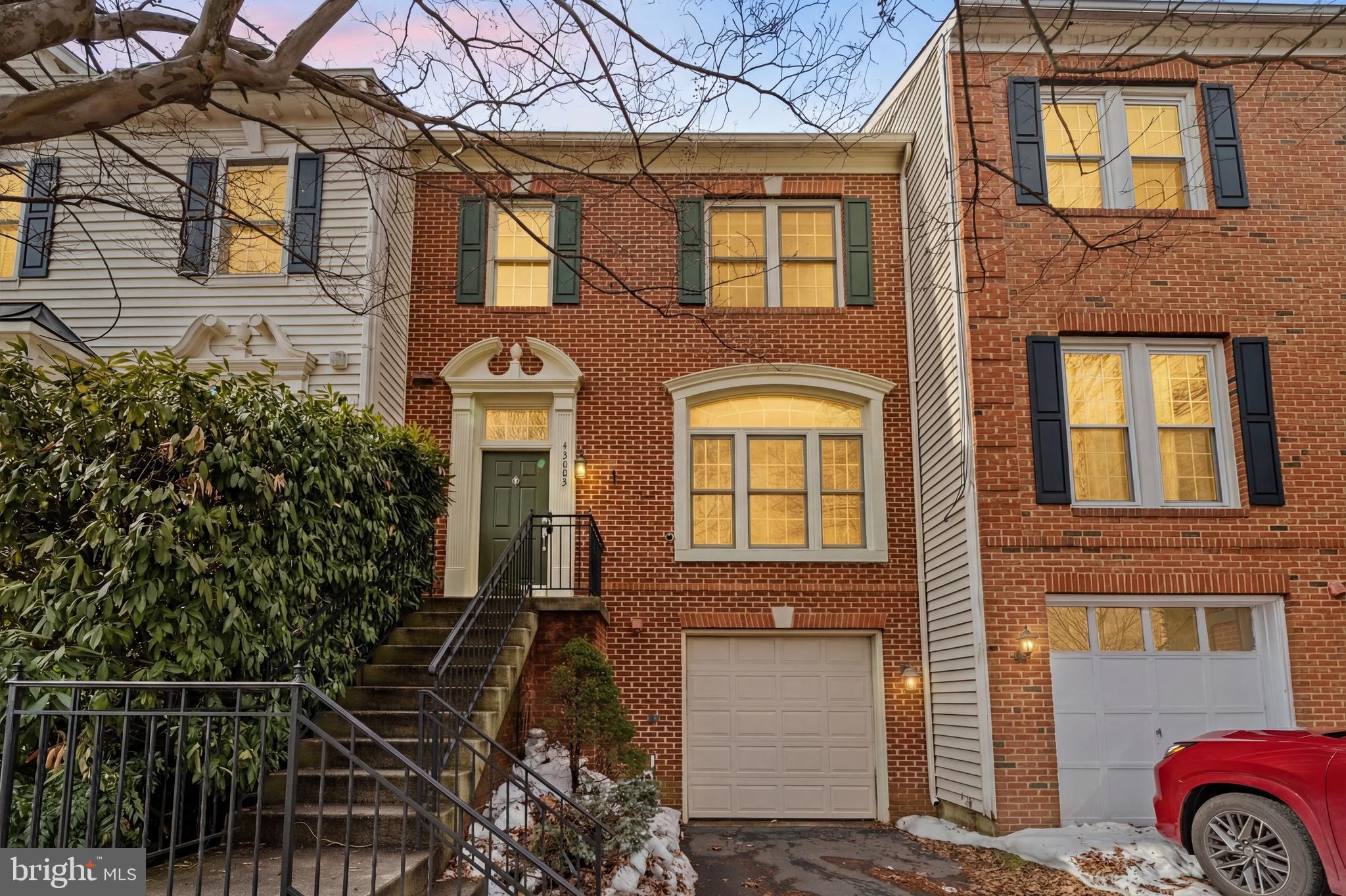 43003 Golf View Drive Chantilly, VA 20152 - Photo 2 of 54 front view of a house
