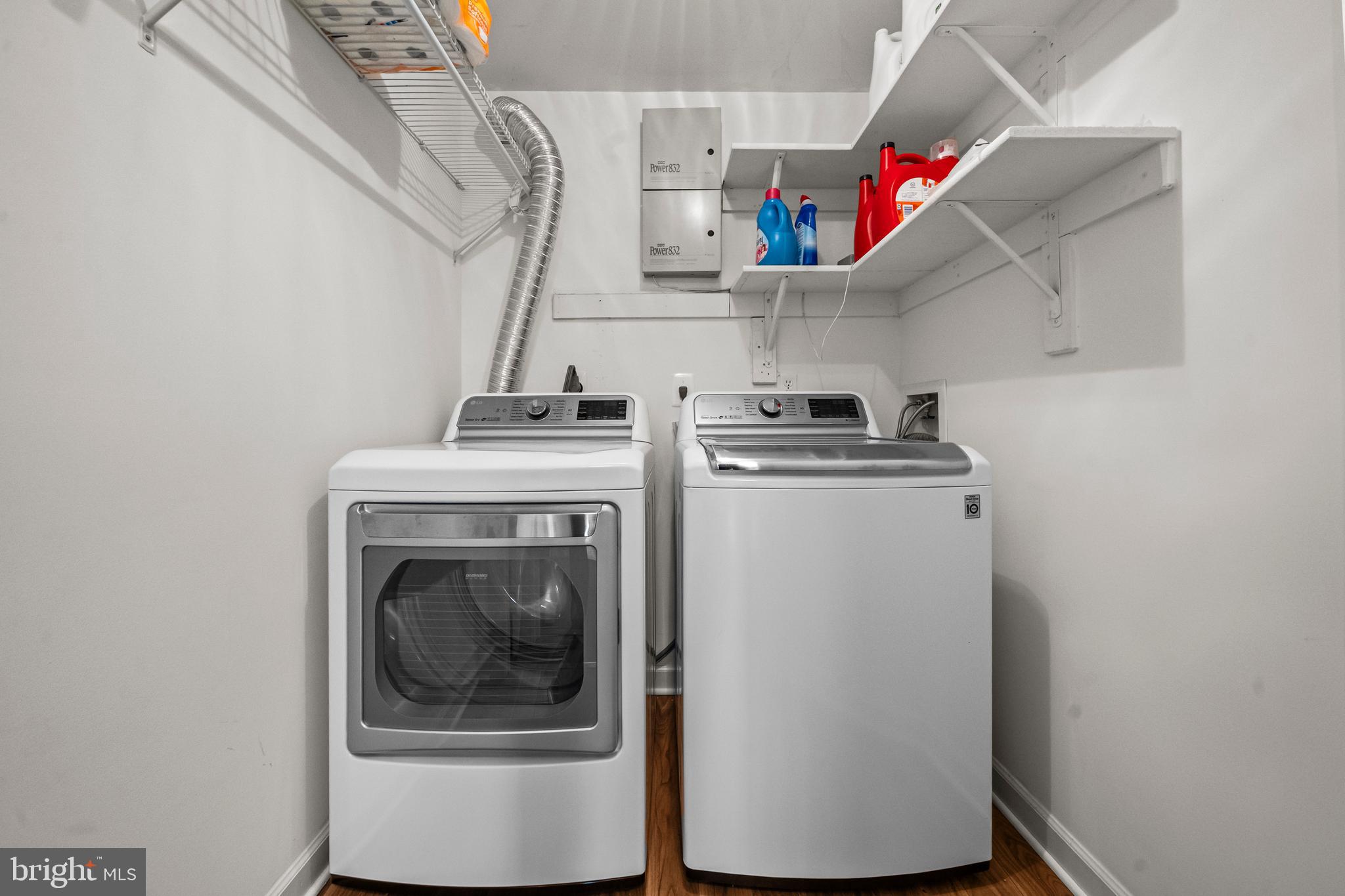 43003 Golf View Drive Chantilly, VA 20152 - Photo 38 of 54 a utility room with dryer and washer