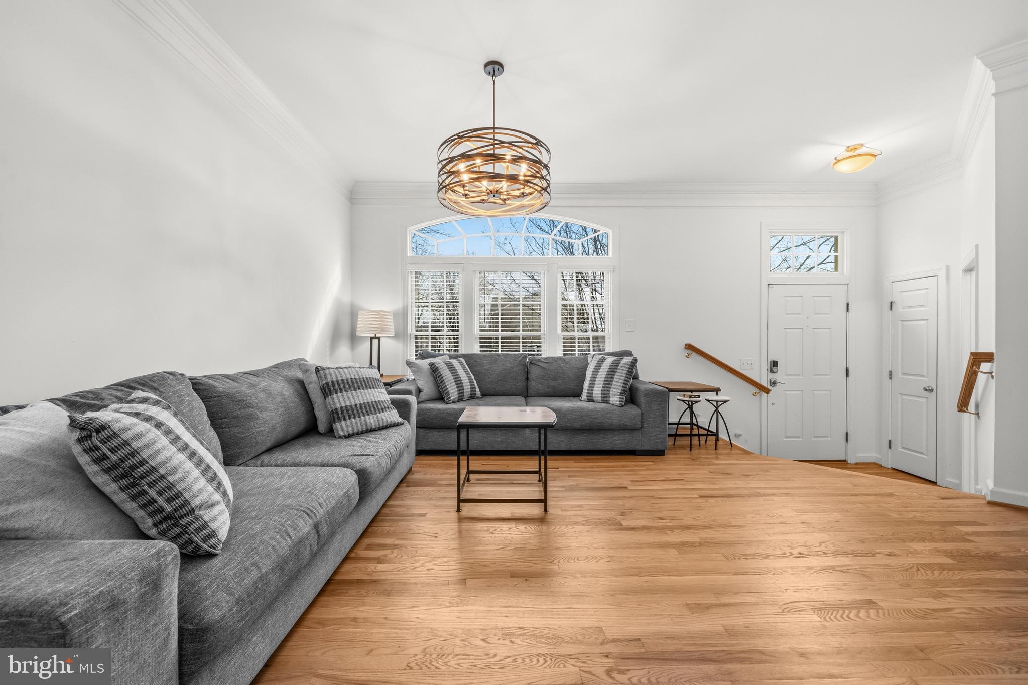 43003 Golf View Drive Chantilly, VA 20152 - Photo 5 of 54 a living room with furniture and a window