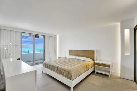 $4,900 | 5555 Collins Avenue, Unit 6H, Miami Beach, FL 33140