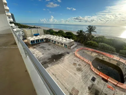 $4,900 | 5555 Collins Avenue, Unit 6H, Miami Beach, FL 33140