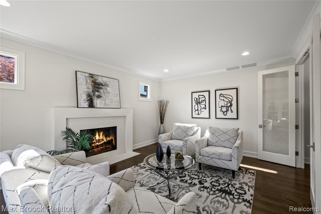 1180 Manchester Road Birmingham, MI 48009 - Photo 10 of 45