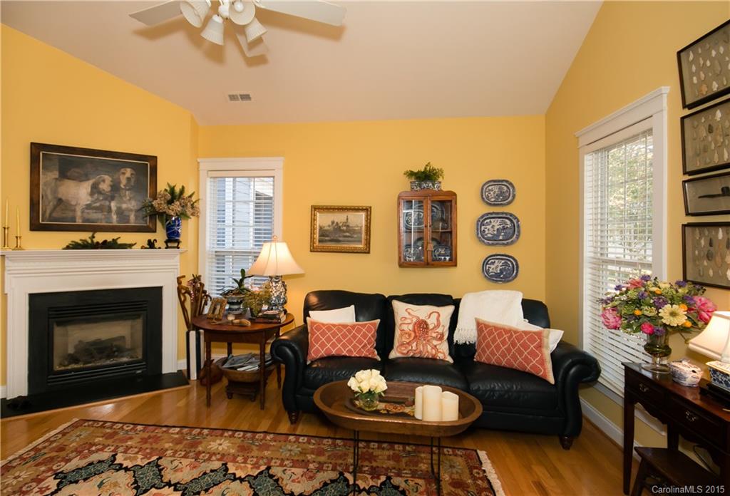 207 Faust Road Davidson, NC 28036 - Photo 4 of 24 Gallery Image 4