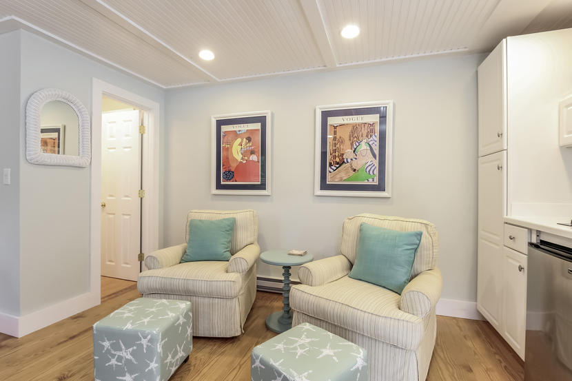 4462 Falmouth Road Cotuit, MA 02635 - Photo 27 of 30 Guest Suite Sitting