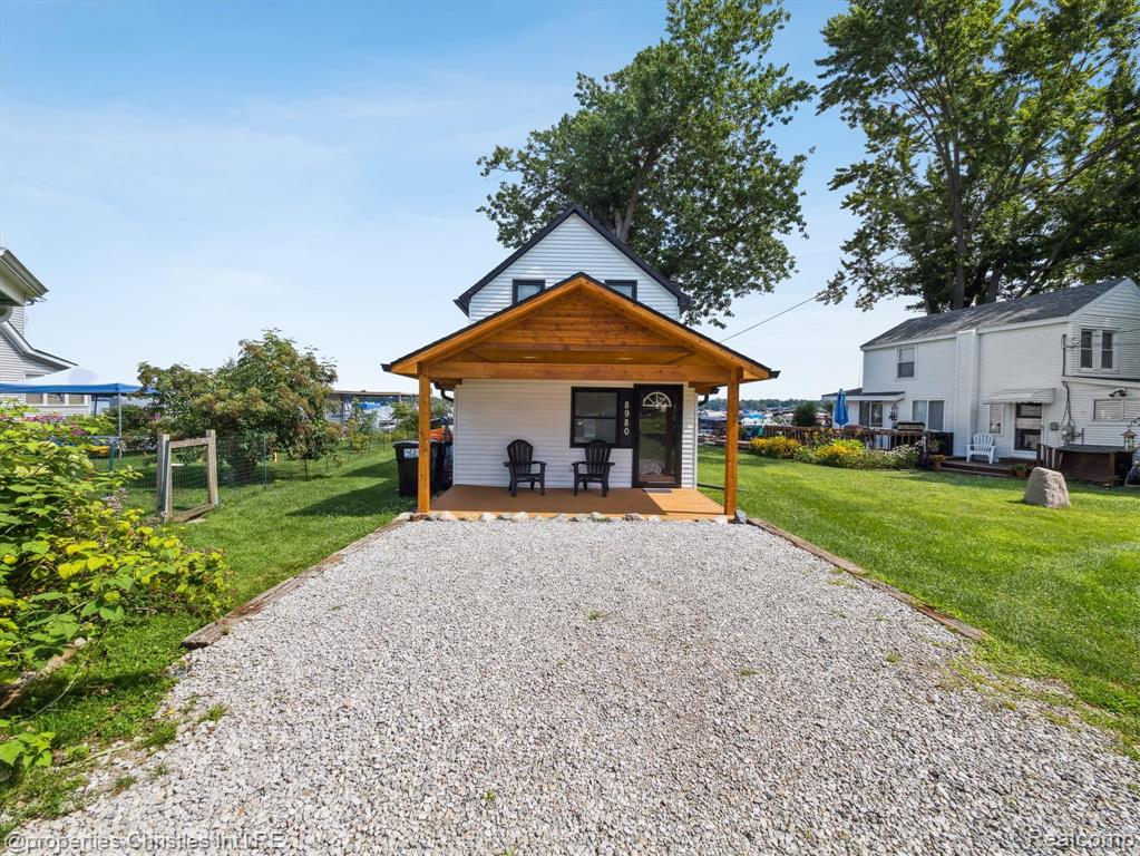8980 Dexter-Pinckney Road Pinckney, MI 48169 - Photo 2 of 48