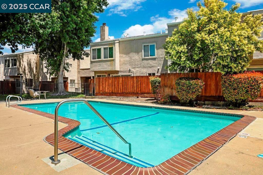 3712 Willow Pass Road, Unit 32 Concord, CA 94519 - Photo 3 of 20 a view of a mini pool with a yard