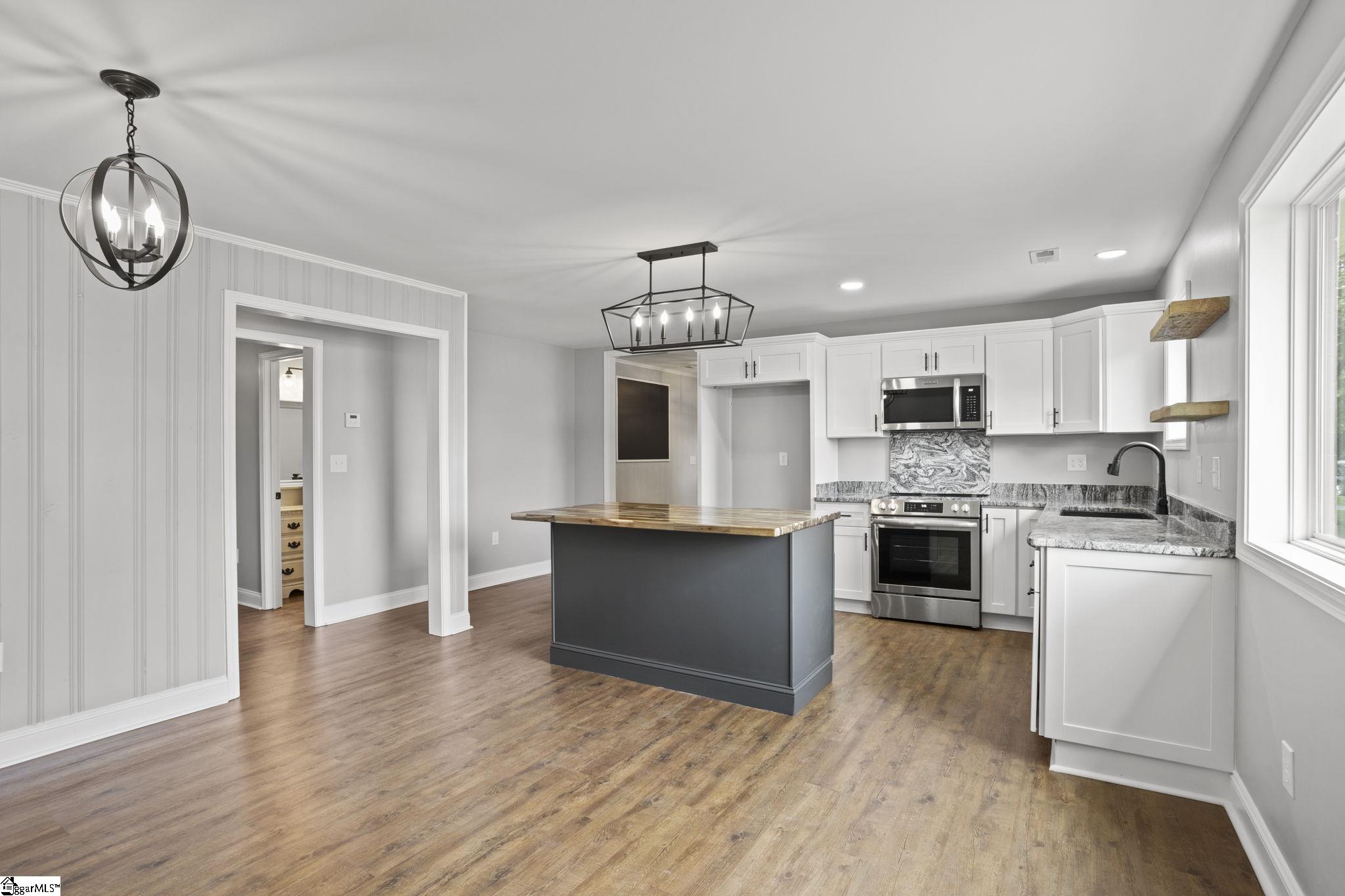 689 Log Shoals Road Greenville, SC 29607 - Photo 2 of 18 Gallery Image 2