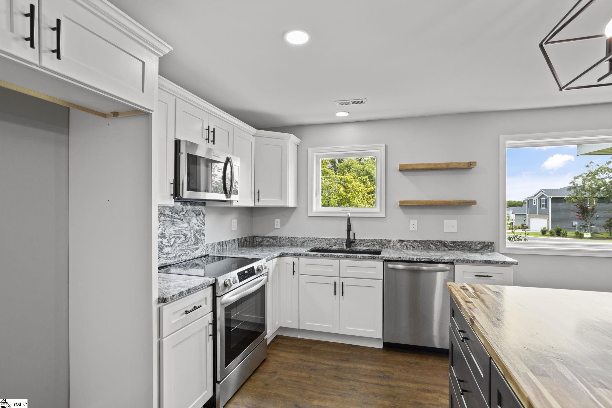 689 Log Shoals Road Greenville, SC 29607 - Photo 3 of 18 Gallery Image 3