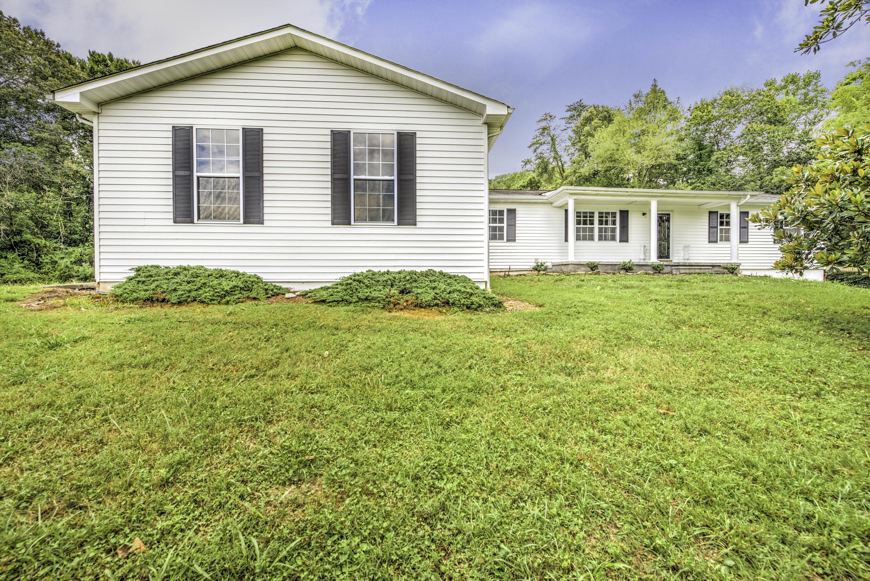 619 Blockhouse Valley Road Clinton, TN 37716 - Photo 1 of 38 1