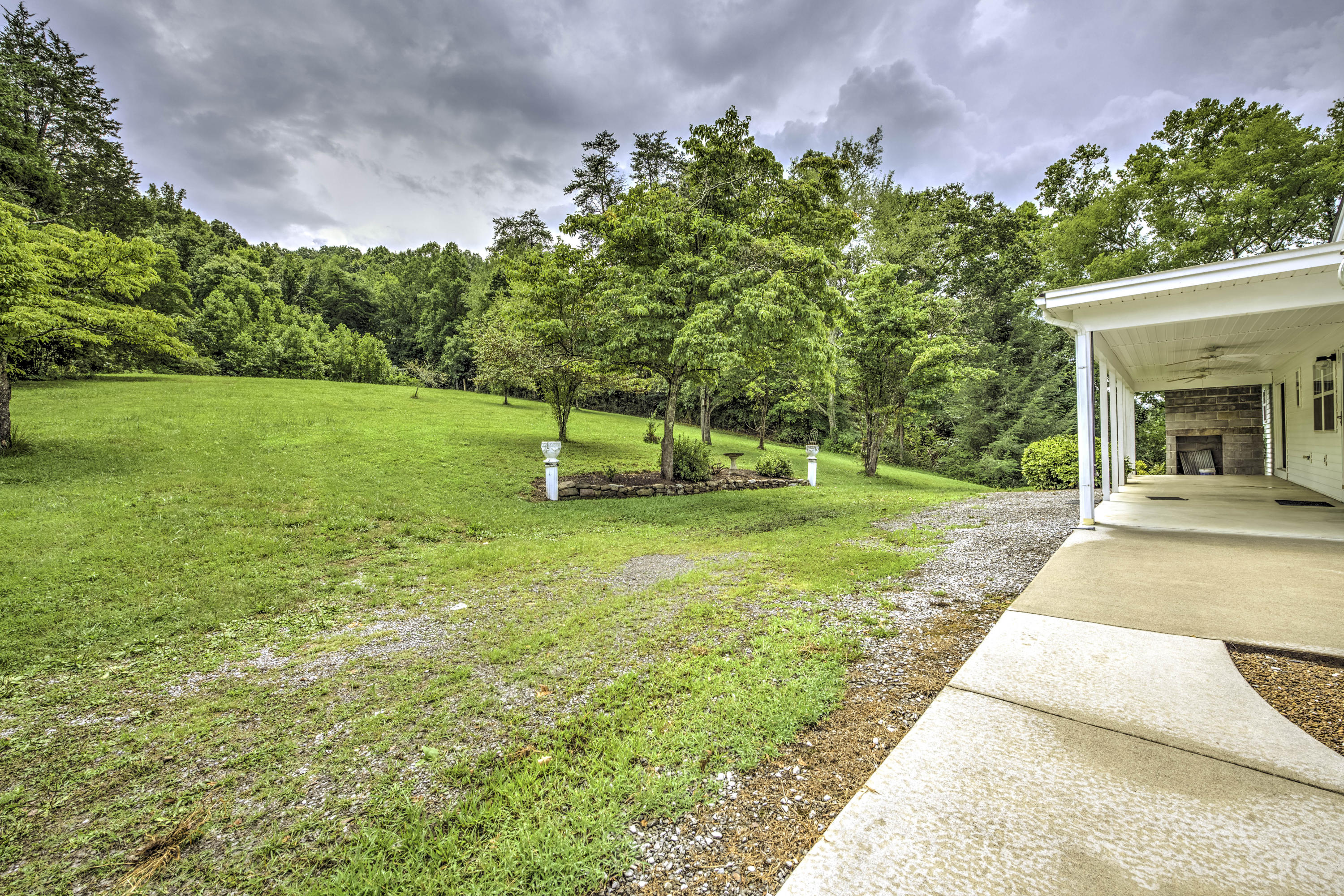 619 Blockhouse Valley Road Clinton, TN 37716 - Photo 34 of 38 34