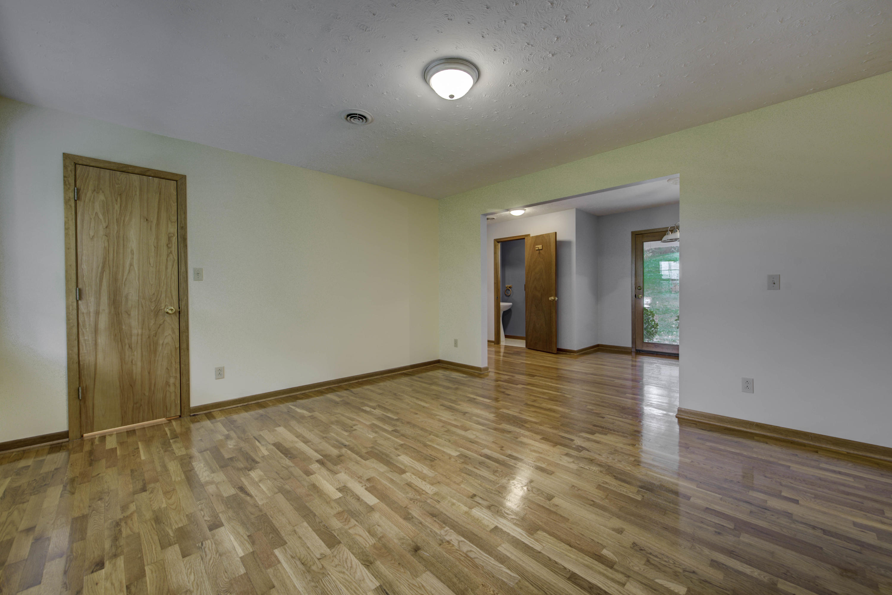 619 Blockhouse Valley Road Clinton, TN 37716 - Photo 5 of 38 5
