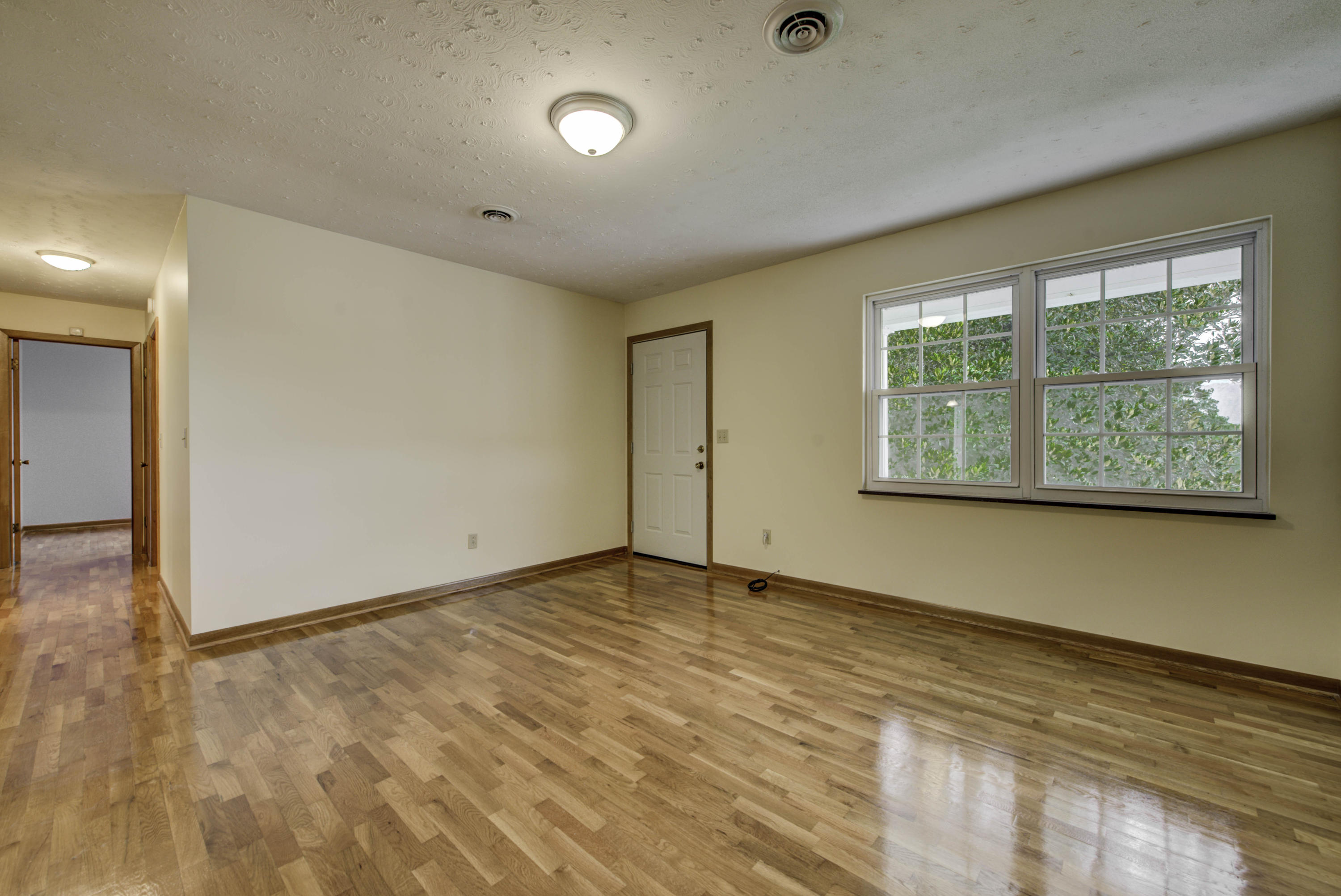 619 Blockhouse Valley Road Clinton, TN 37716 - Photo 6 of 38 6