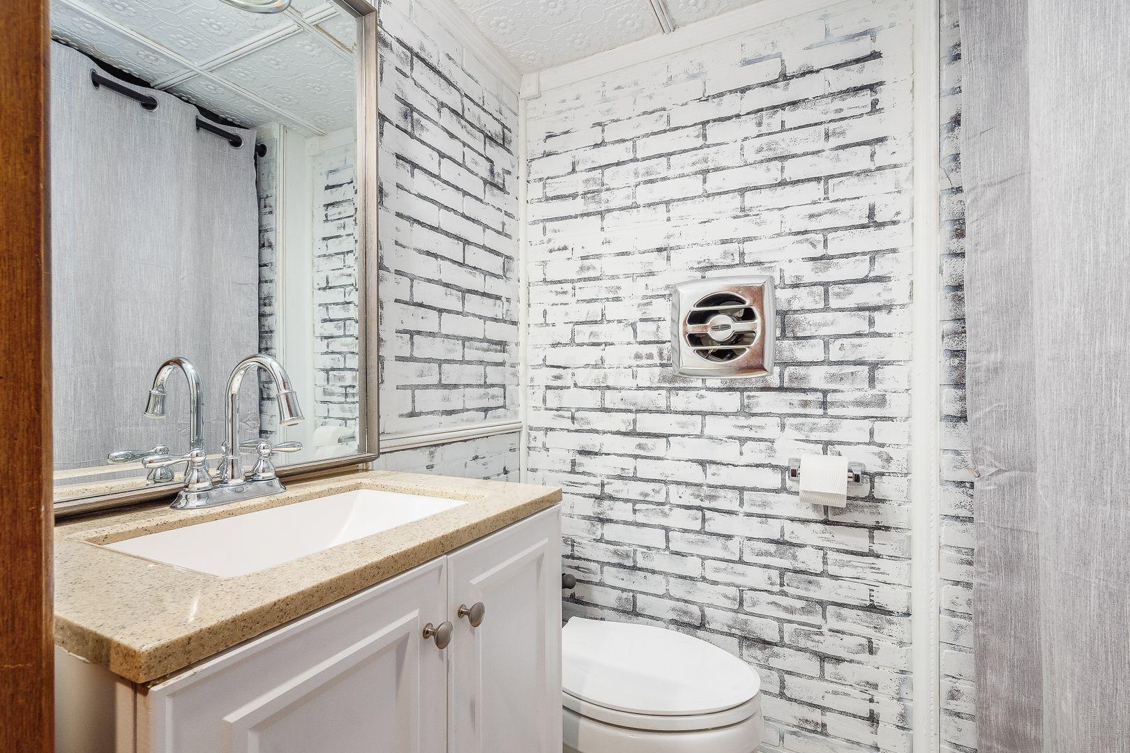 655 Cherry Ridge Road, Unit F Columbus, OH 43228 - Photo 12 of 31 Gallery Image 12