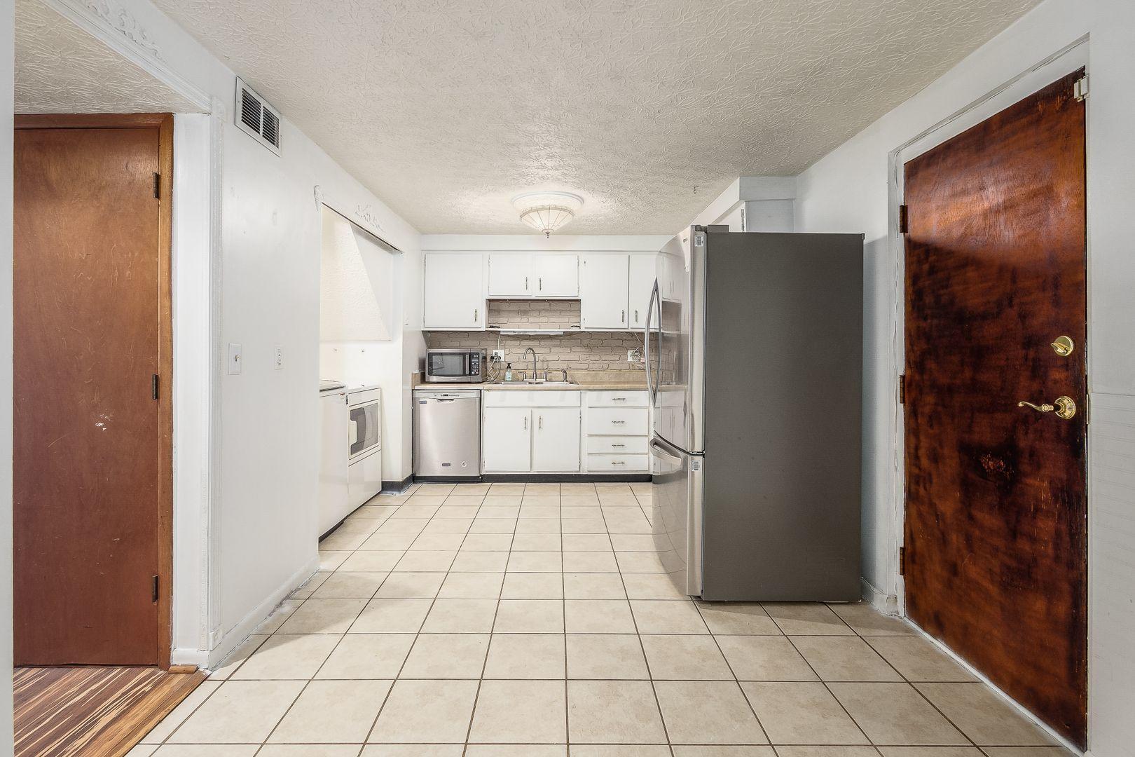 655 Cherry Ridge Road, Unit F Columbus, OH 43228 - Photo 6 of 31 Gallery Image 6