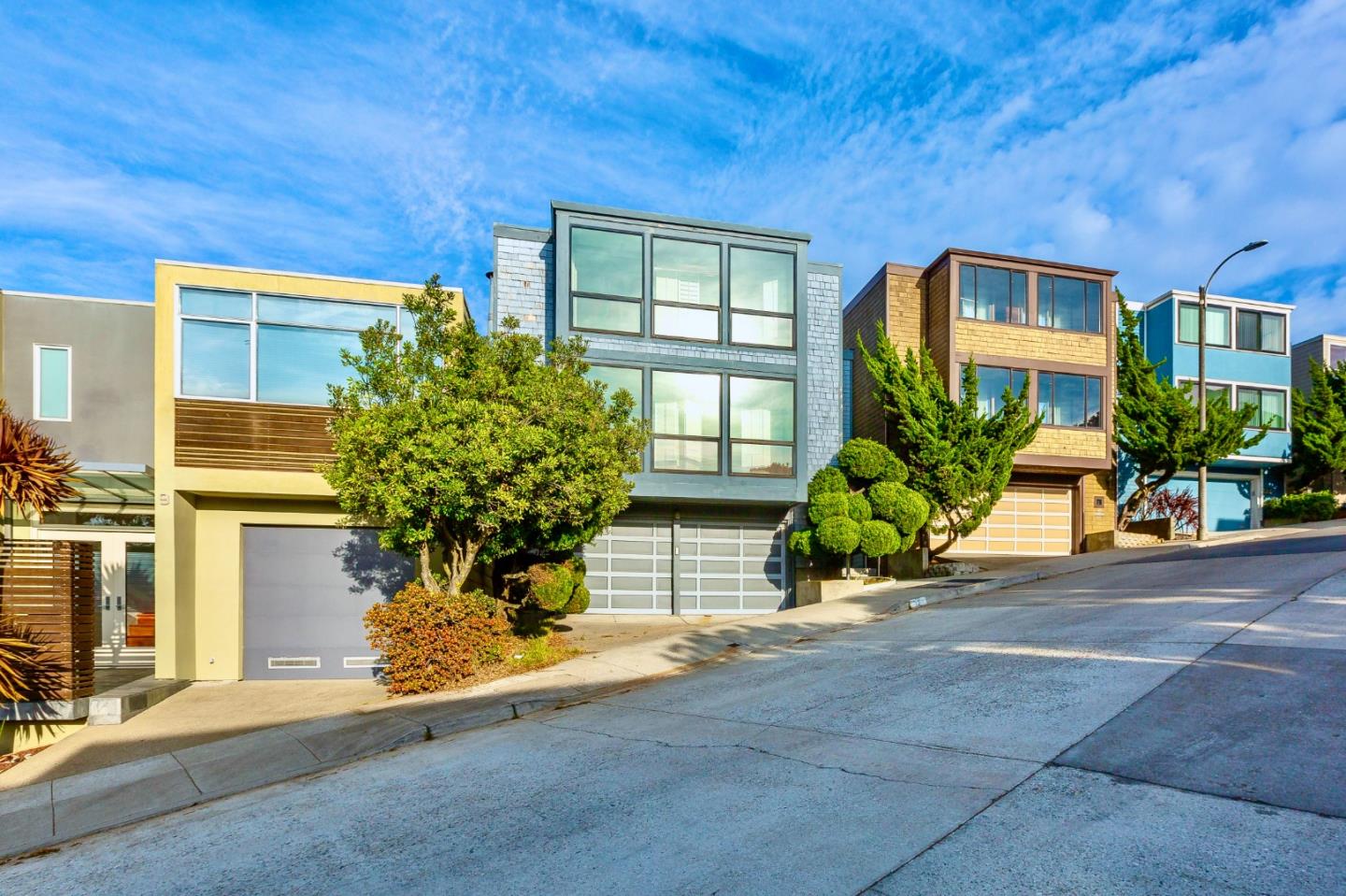 13 Ora Way San Francisco, CA 94131 - Photo 55 of 60 a front view of a house with garden