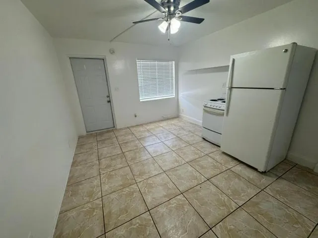 $995 | 316 Northeast 3rd Street, Unit 2, Hallandale Beach, FL 33009