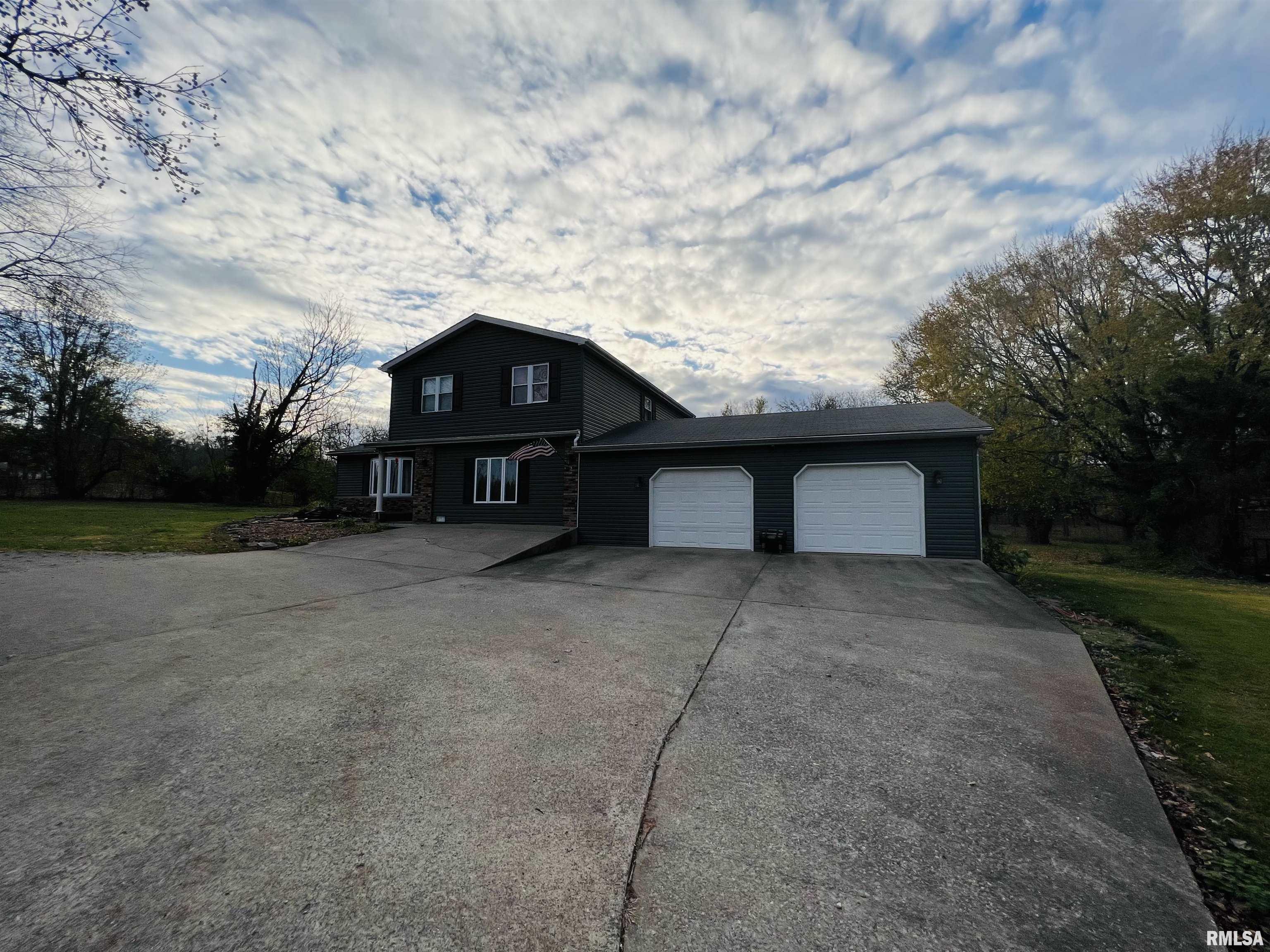 140 Blue Hole Road Harrisburg, IL 62946 - Photo 3 of 39 Gallery Image 3