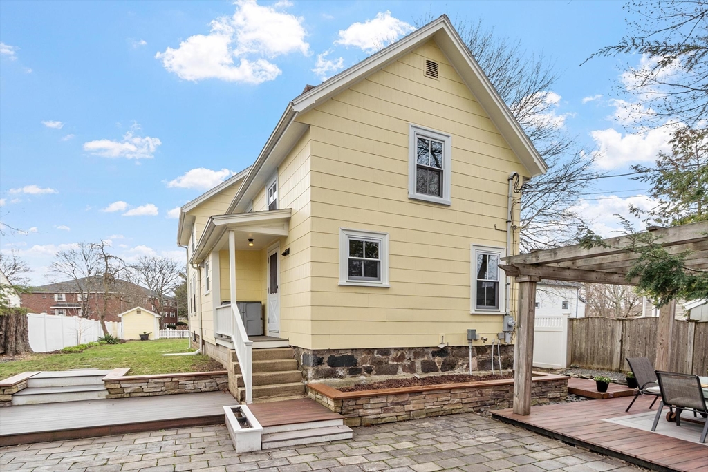 2 Lakeview Avenue Reading, MA 01867 - Photo 30 of 38