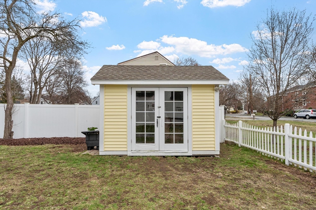 2 Lakeview Avenue Reading, MA 01867 - Photo 31 of 38