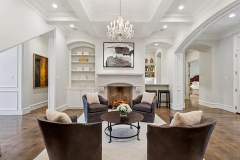 $5,950,000 | 4715 West Northwest Highway, Dallas, TX 75220