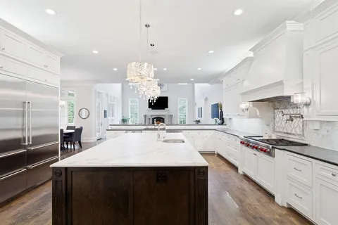 $5,950,000 | 4715 West Northwest Highway, Dallas, TX 75220