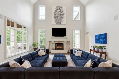 $5,950,000 | 4715 West Northwest Highway, Dallas, TX 75220