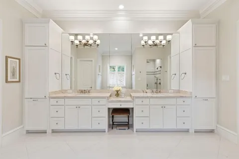 $5,950,000 | 4715 West Northwest Highway, Dallas, TX 75220