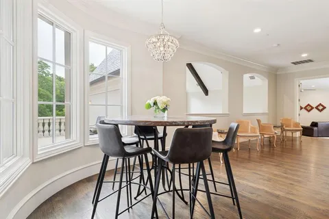 $5,950,000 | 4715 West Northwest Highway, Dallas, TX 75220