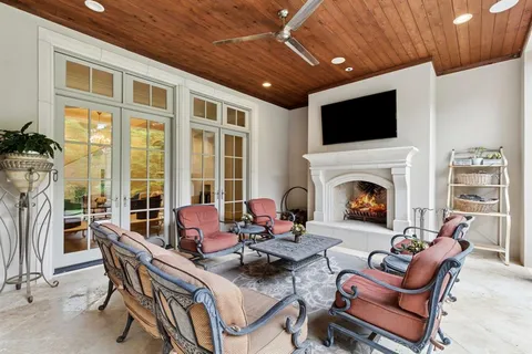 $5,950,000 | 4715 West Northwest Highway, Dallas, TX 75220