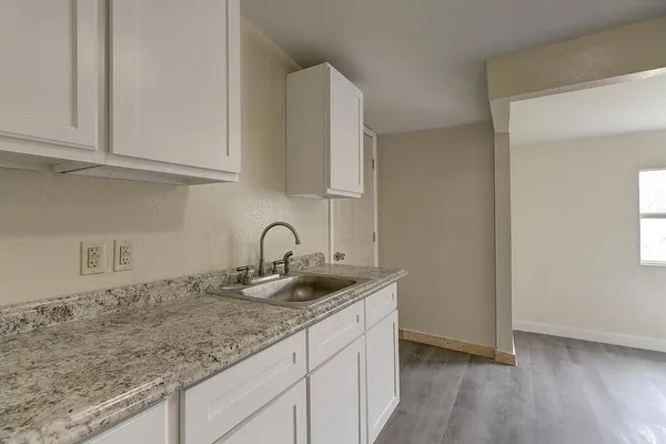 $850 | 907 Laredo Street, Corpus Christi, TX 78401