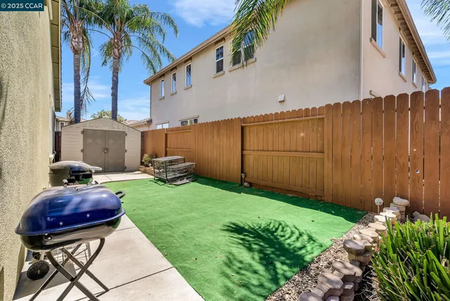 $549,900 | 1325 Beaver Creek Drive, Patterson, CA 95363