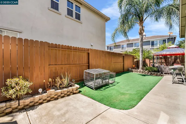 $549,900 | 1325 Beaver Creek Drive, Patterson, CA 95363