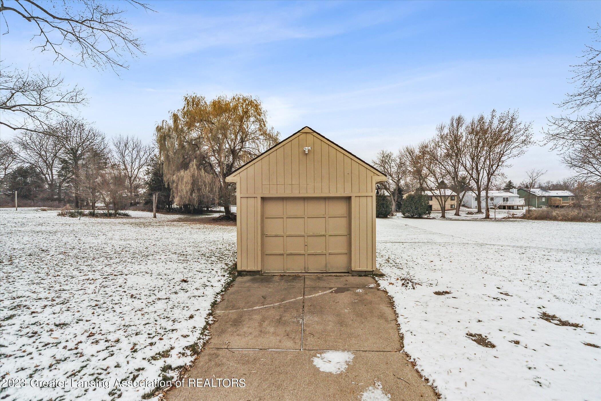 403 Renker Road Lansing, MI 48917 - Photo 22 of 27 Detached Garage