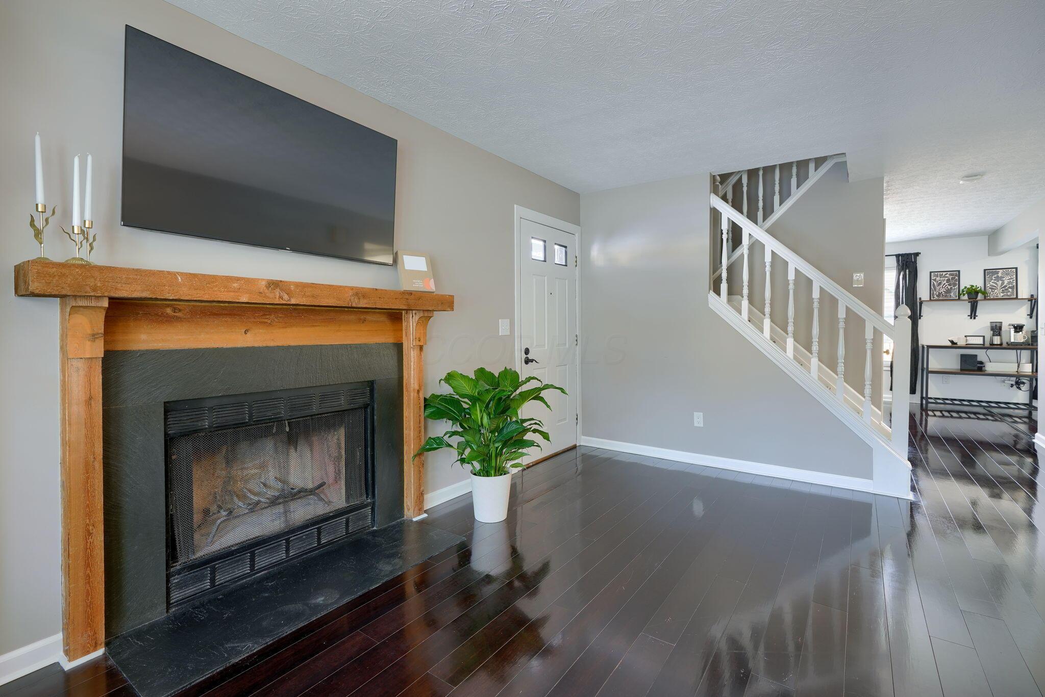 220 Ravine Ridge Drive North Powell, OH 43065 - Photo 9 of 66 Living Room
