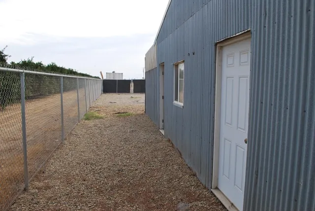 $1,695 | 12712 East McKinley Avenue, Sanger, CA 93657