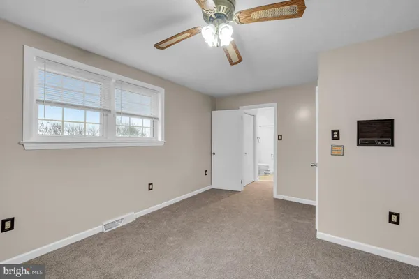 a view of empty room with window