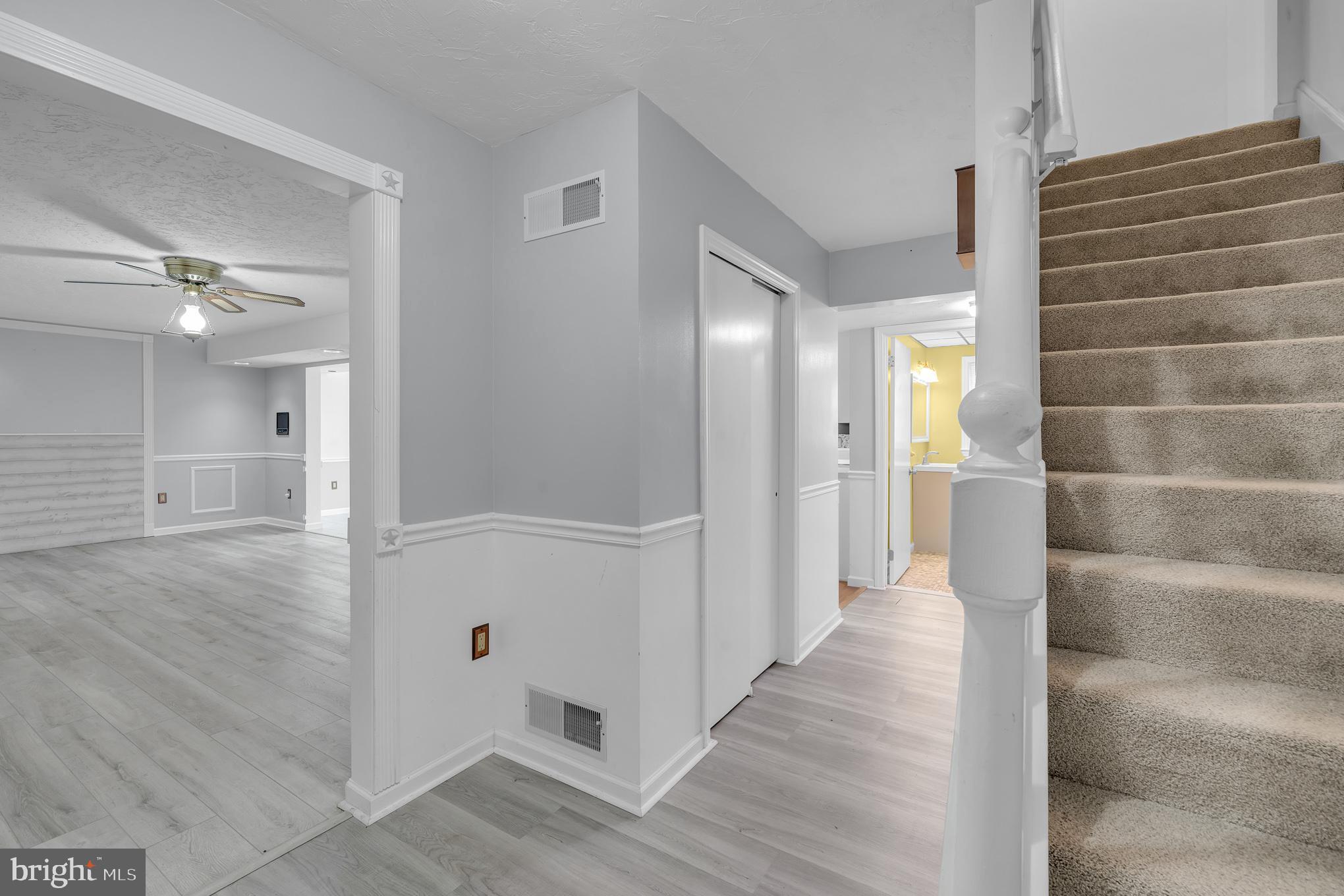 5013 East Berlin Road East Berlin, PA 17316 - Photo 5 of 44 Entry hall