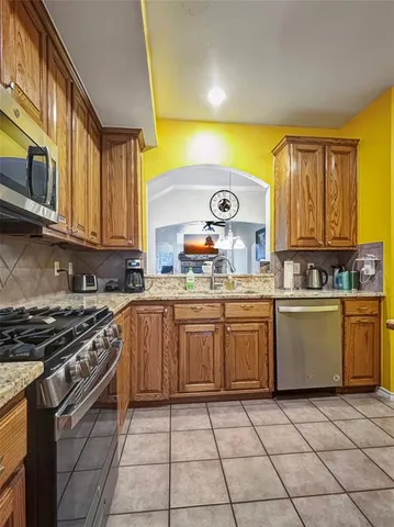 $2,450 | 86 Bridgewood Drive, Mansfield, TX 76063