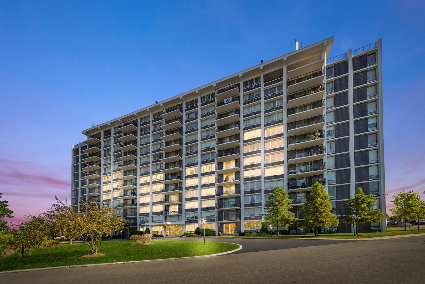 8815 West Golf Road, Unit 11C Niles, IL 60714 - Photo 31 of 31 a front view of a building
