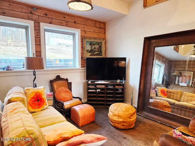 $399,500 | 223 Creek 150, Sweetwater, TN 37874