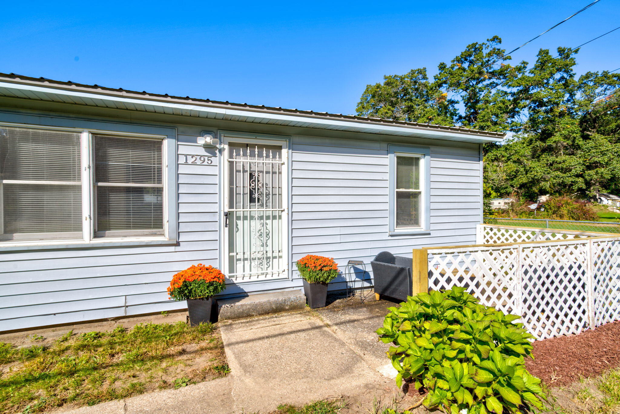 1295 South Brks Road Muskegon, MI 49442 - Photo 3 of 31 4-web-or-mls-1295-s-brooks-rd