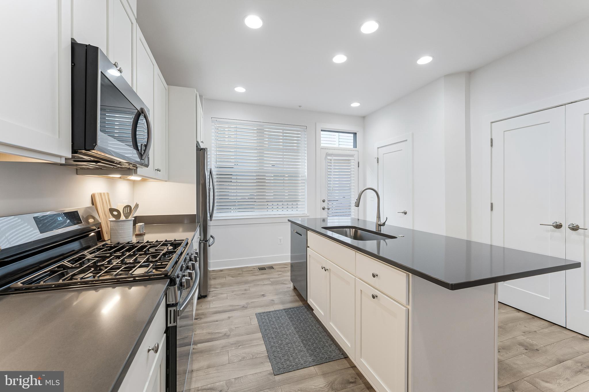 11244 Faraday Park Drive Reston, VA 20190 - Photo 13 of 46