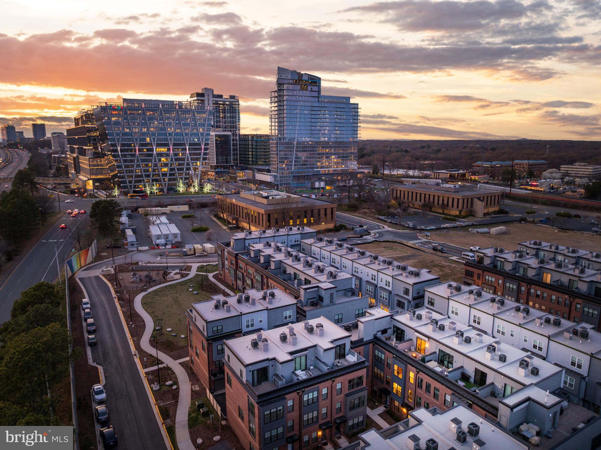 11244 Faraday Park Drive Reston, VA 20190 - Photo 4 of 46