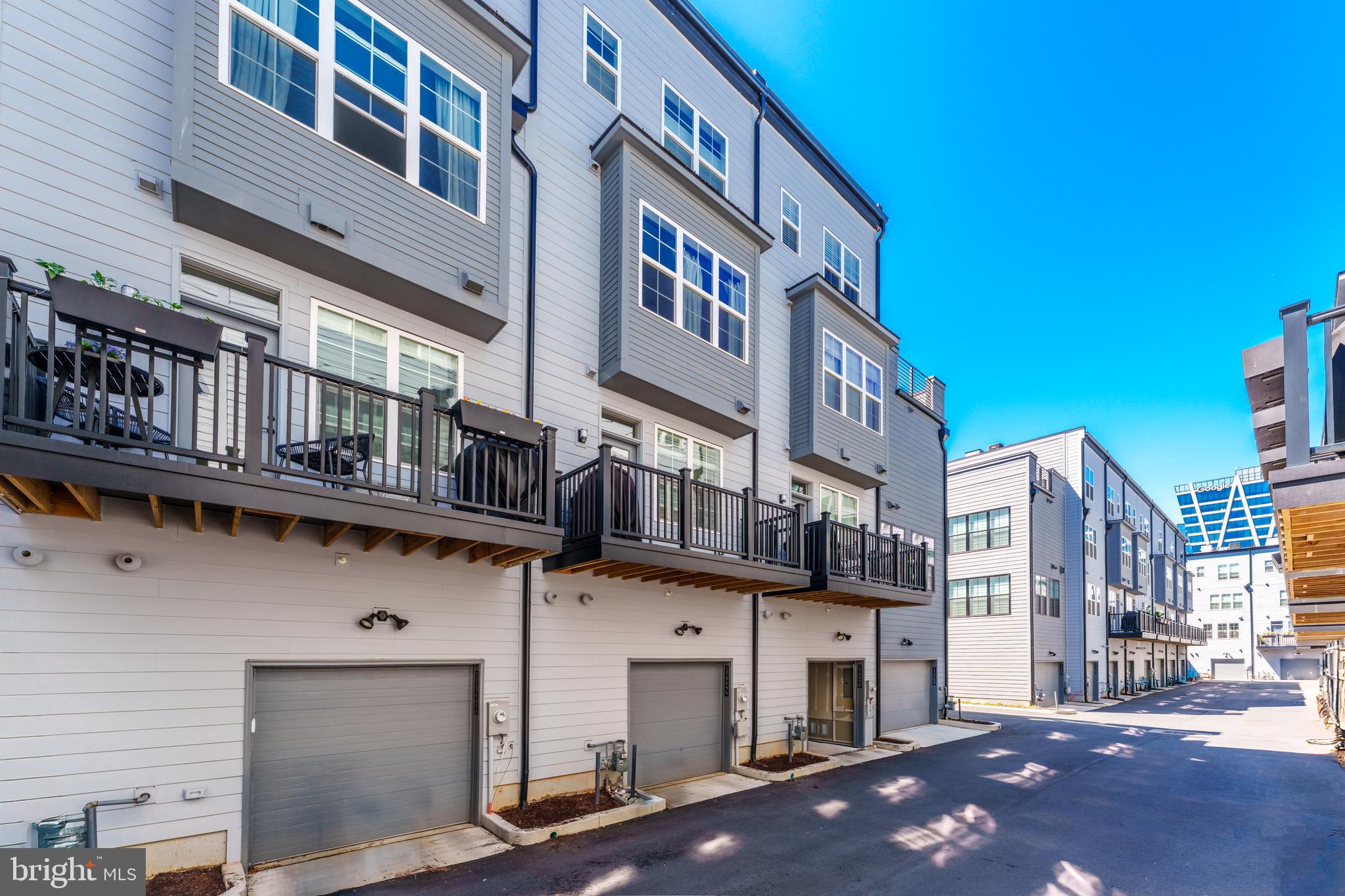 11244 Faraday Park Drive Reston, VA 20190 - Photo 44 of 46