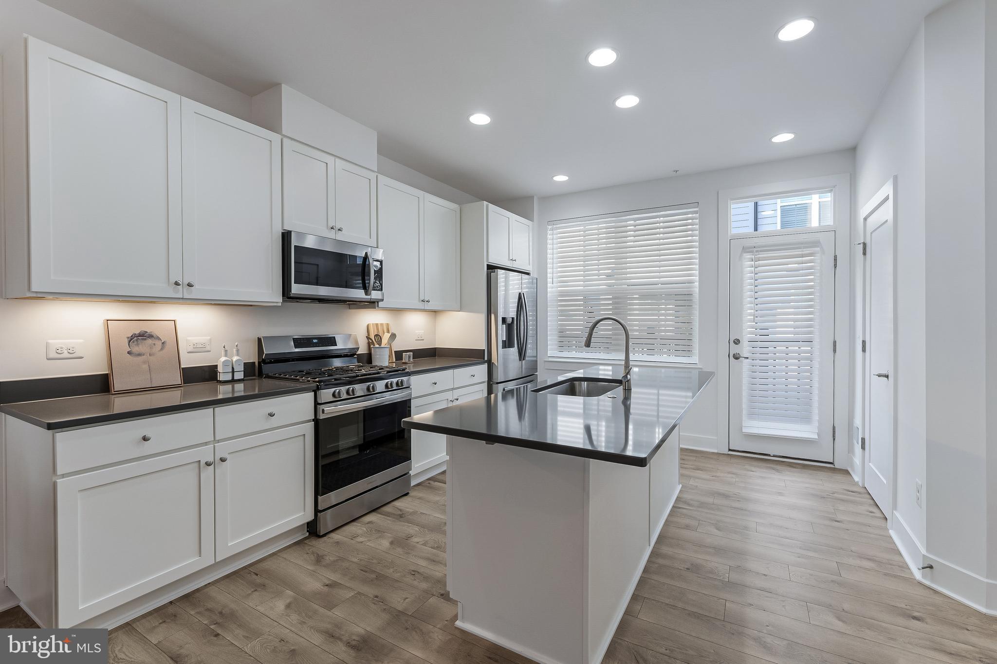 11244 Faraday Park Drive Reston, VA 20190 - Photo 7 of 46