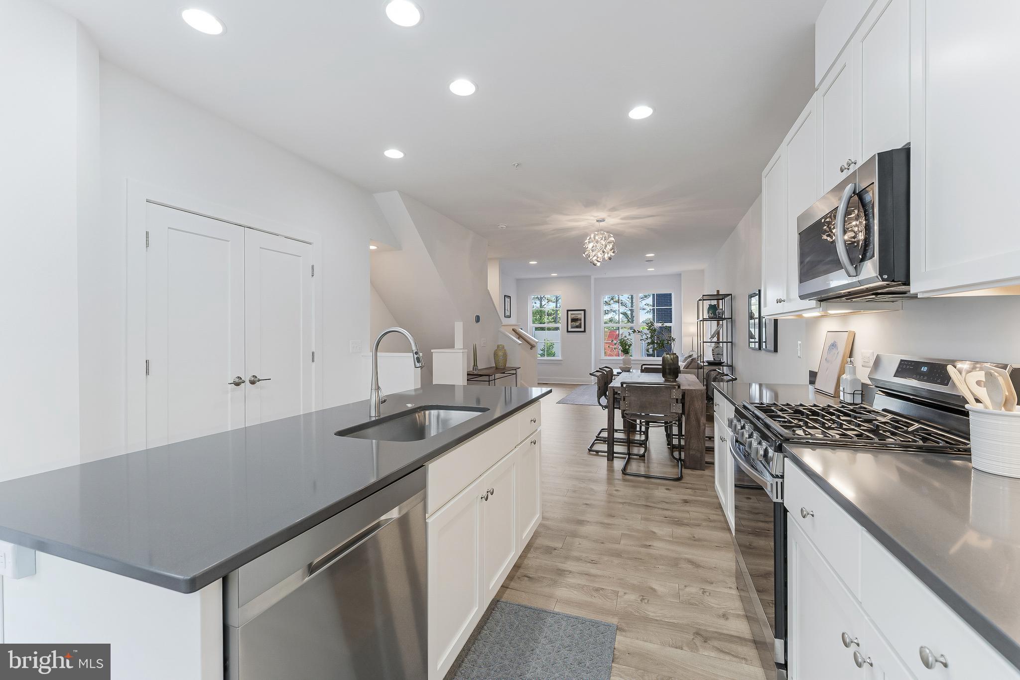 11244 Faraday Park Drive Reston, VA 20190 - Photo 9 of 46