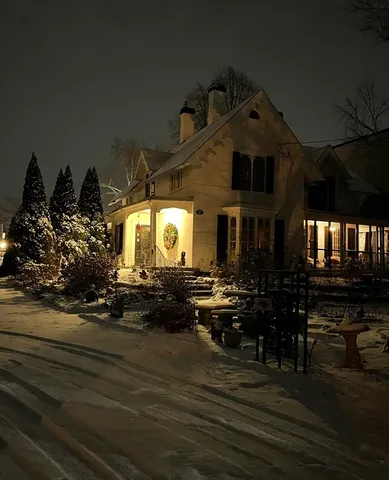 $1,100,000 | 92 Old River Place, Dedham, MA 02026