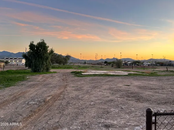 a view of an outdoor space