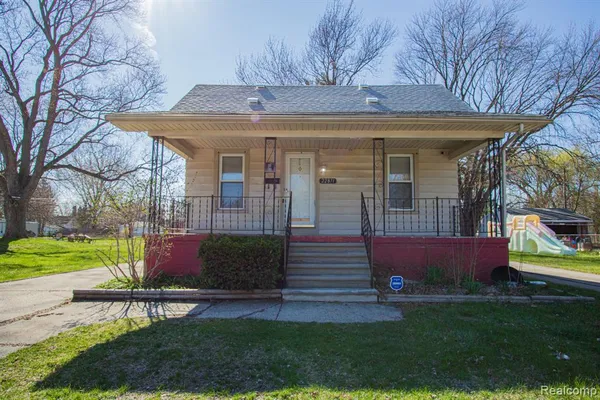 $133,900 | 22871 Hayes Avenue, Eastpointe, MI 48021